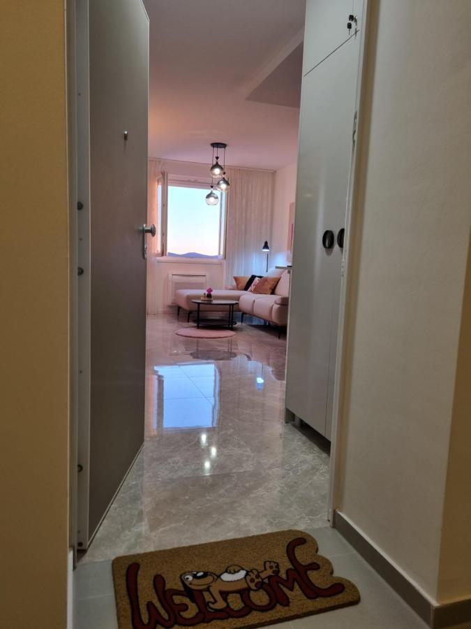 Apartment "50 Shades" With Balcony And Free Parking In The Garage Zadar Exterior foto