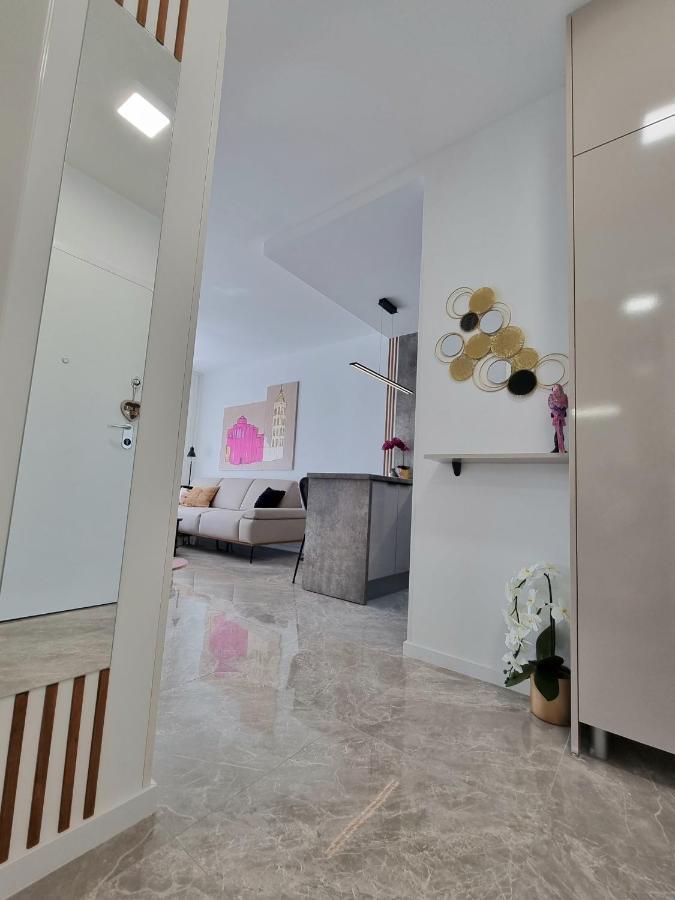 Apartment "50 Shades" With Balcony And Free Parking In The Garage Zadar Exterior foto