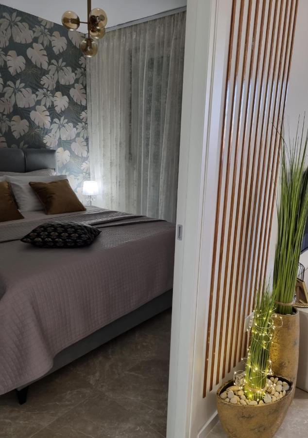 Apartment "50 Shades" With Balcony And Free Parking In The Garage Zadar Exterior foto