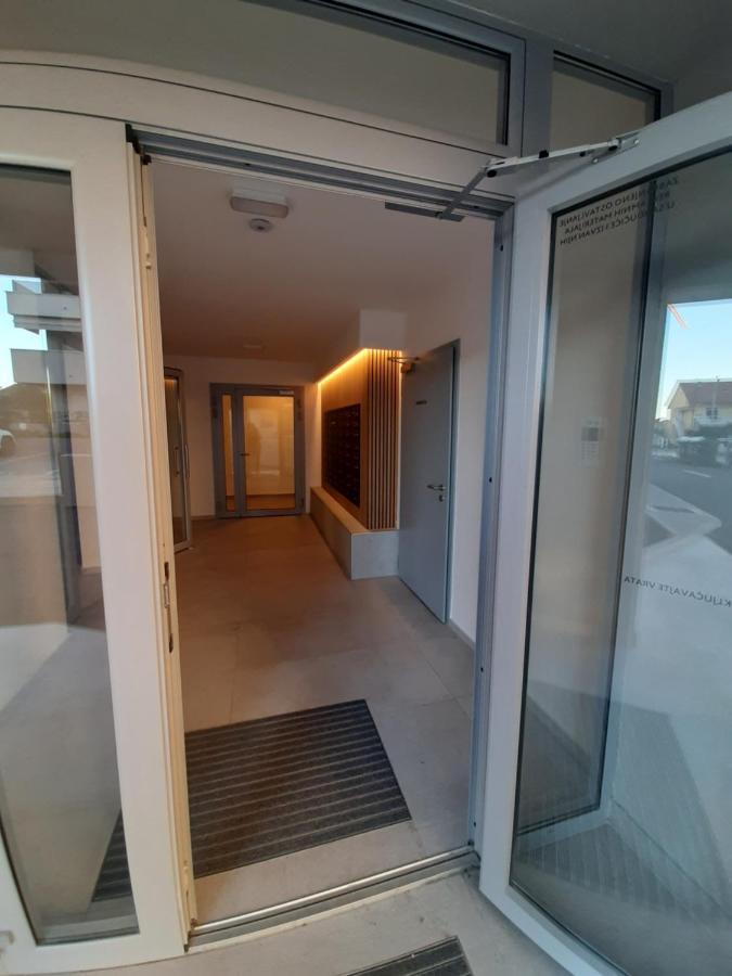Apartment "50 Shades" With Balcony And Free Parking In The Garage Zadar Exterior foto