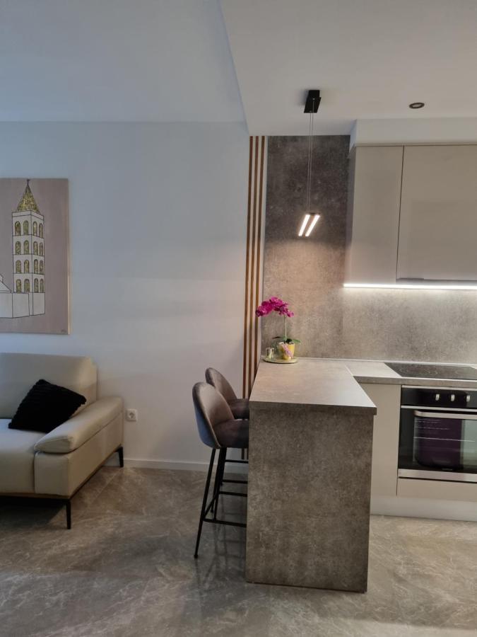 Apartment "50 Shades" With Balcony And Free Parking In The Garage Zadar Exterior foto